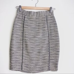 Tweed-like pencil skirt with gold zipper at the back, size XS